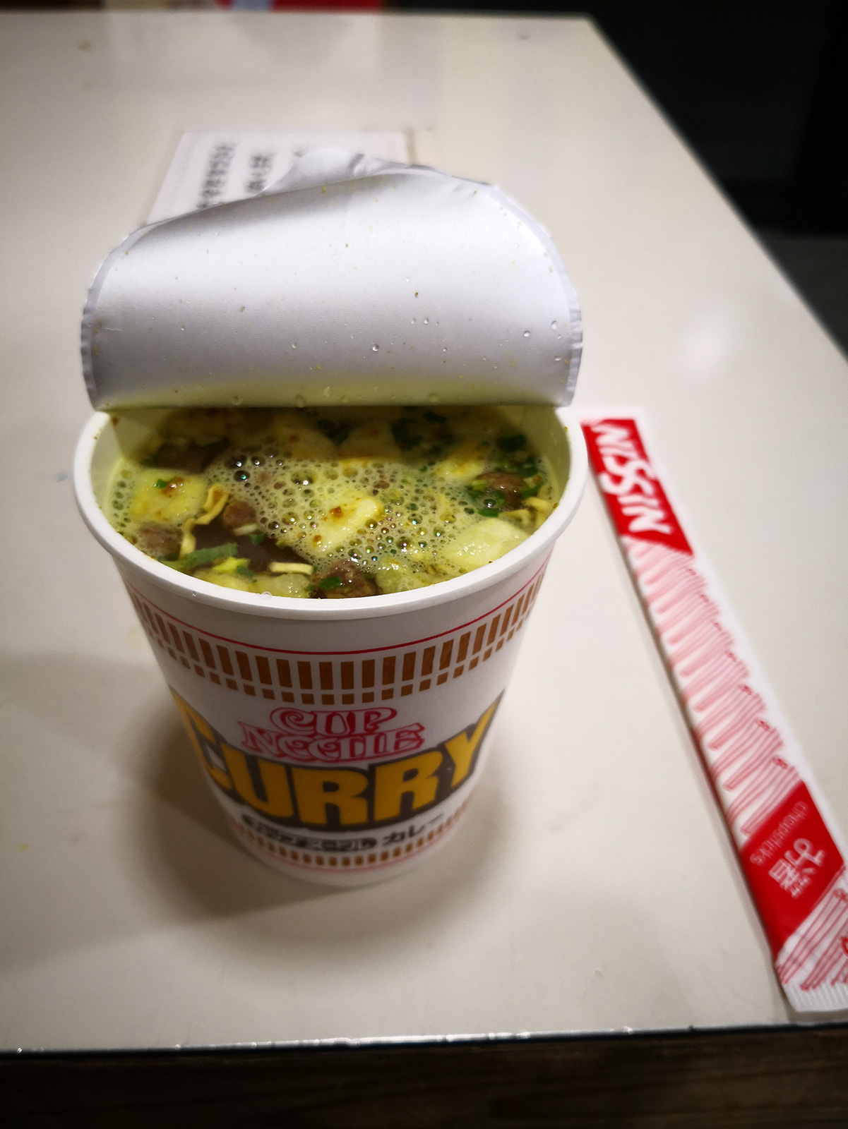 サービスエリアで食べたカップラーメン