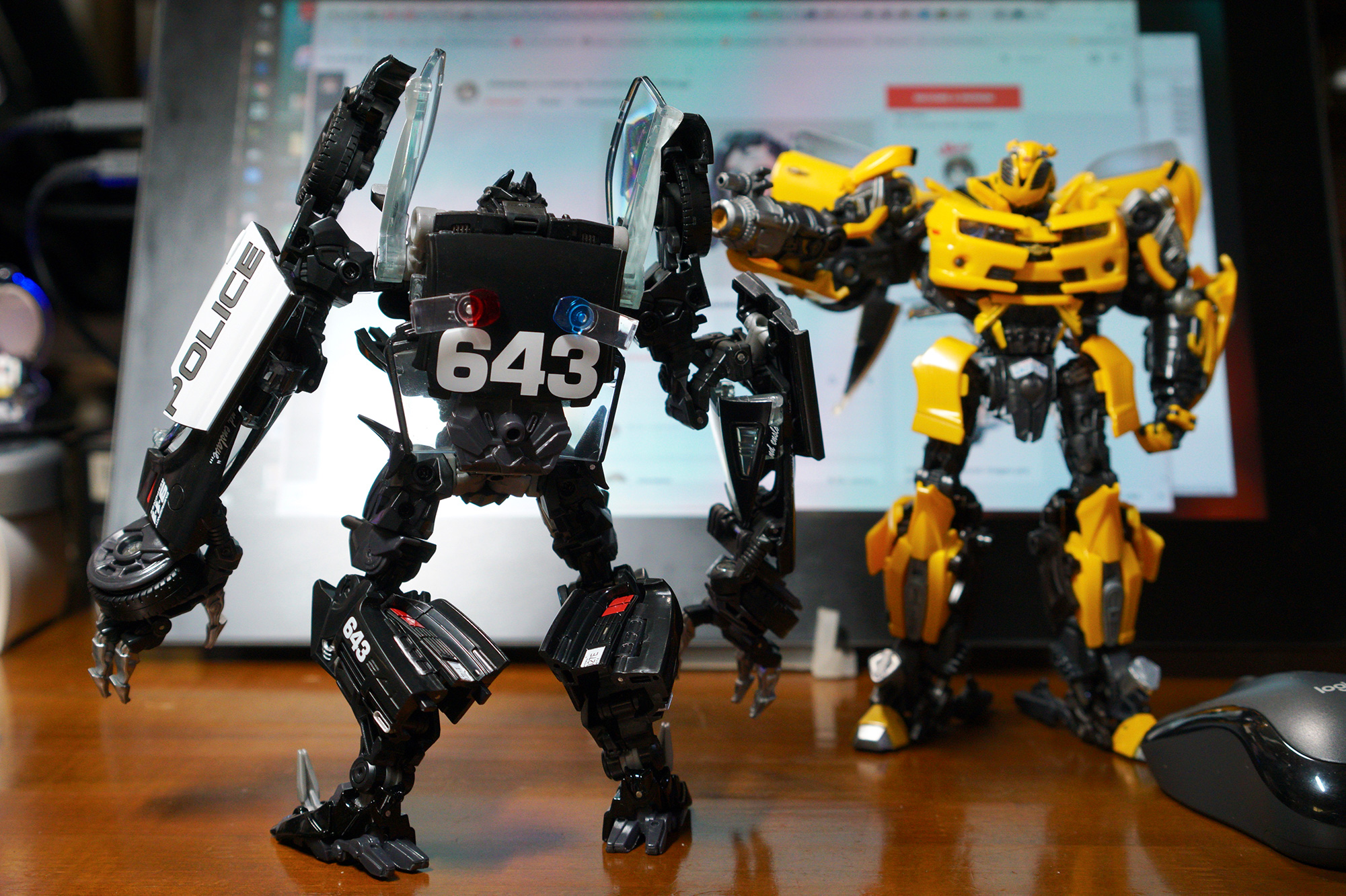 MPM-05 バリケードロボットモード後面