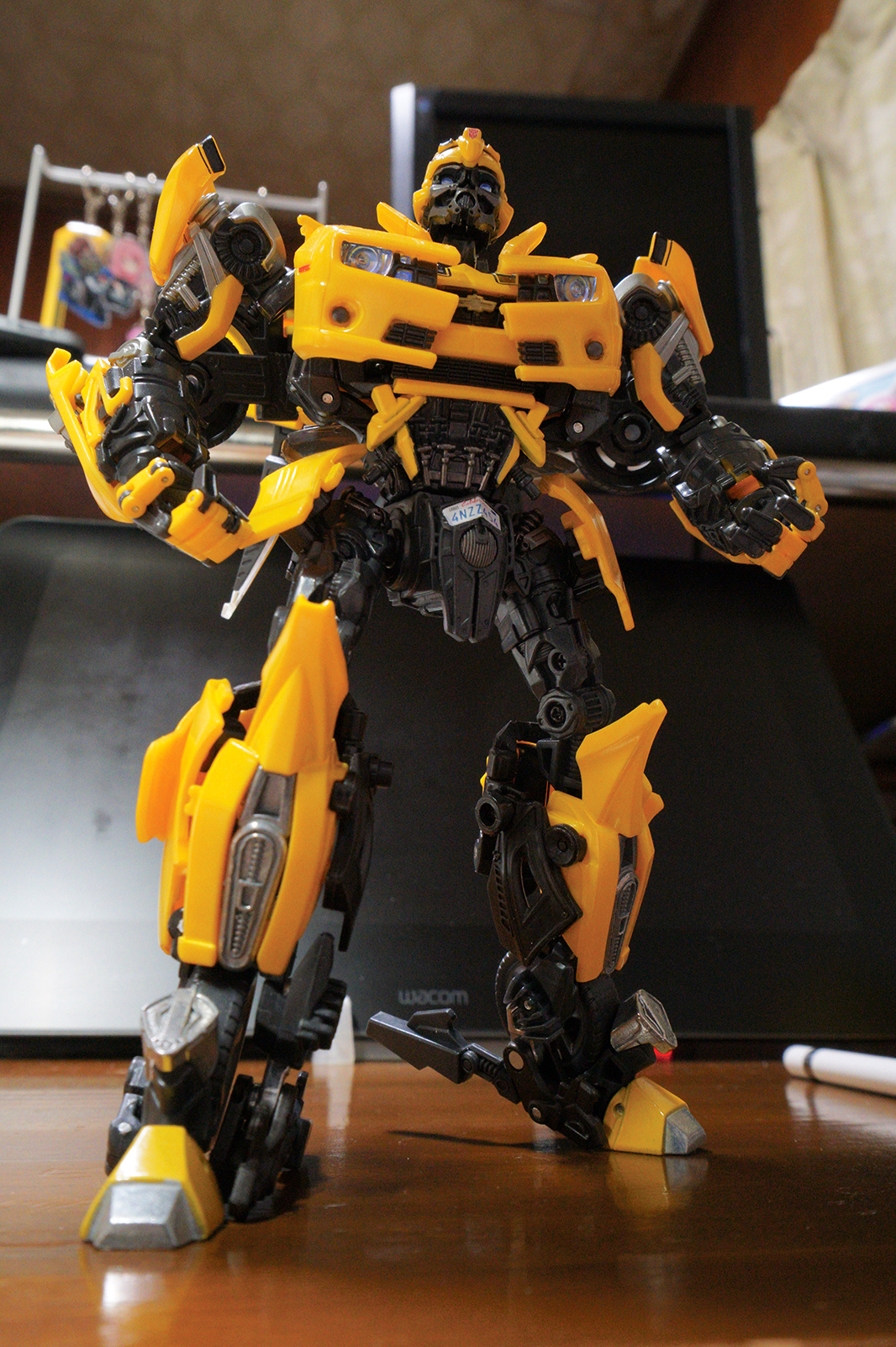 mpm-3バンブルビー　ロボットモード