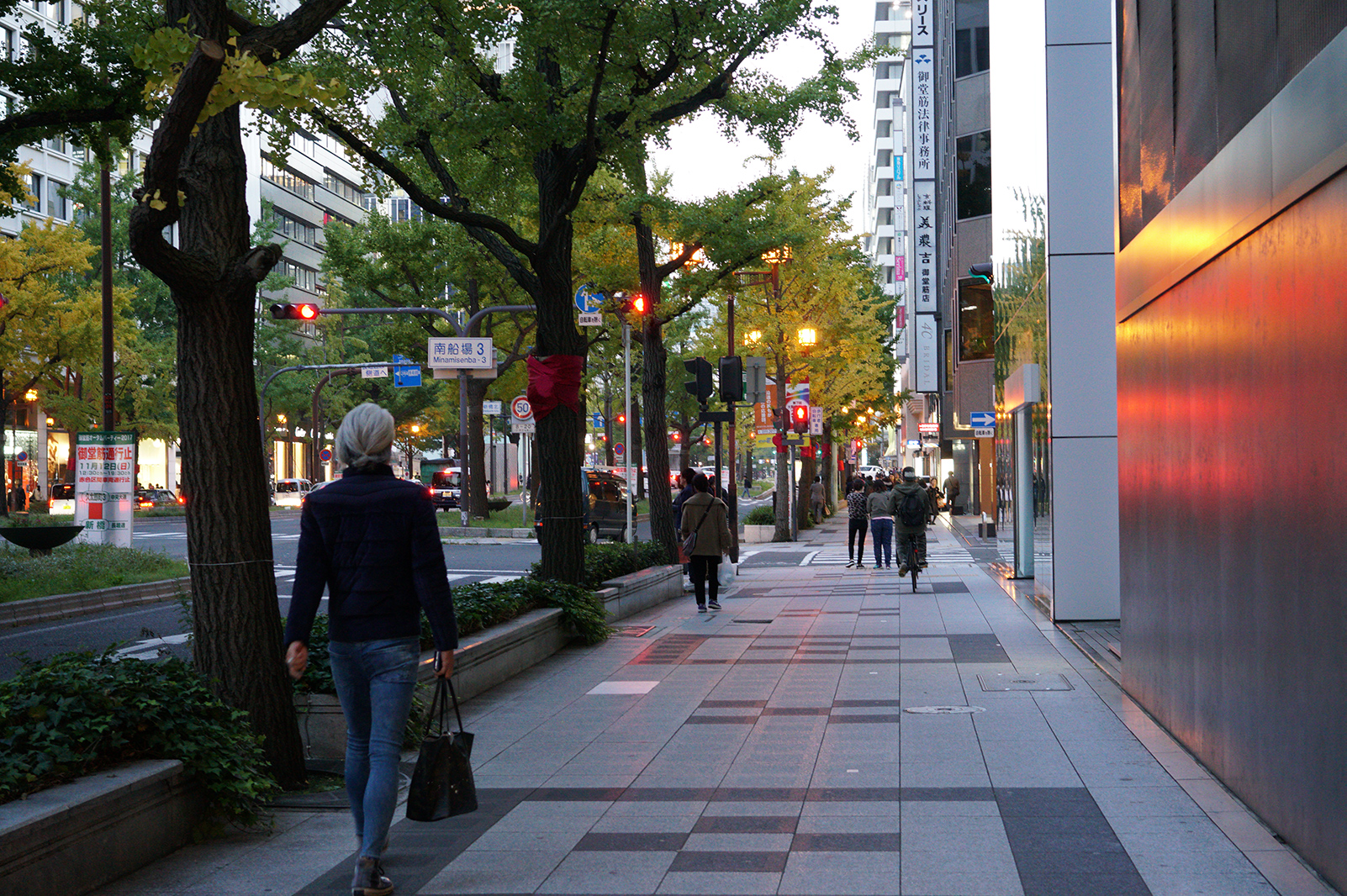 SEL35F28Z 心斎橋周辺