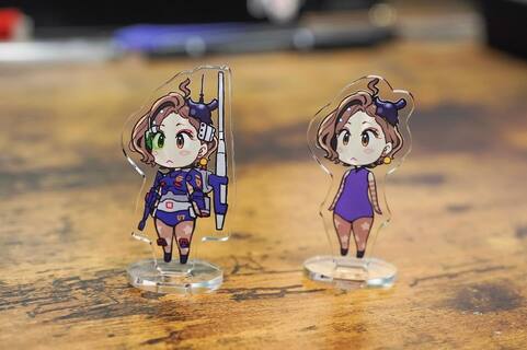 なにげに新作、コンバットなすびちゃん＆なすびちゃんアクリルスタンド爆誕ｯ。BOOTHにて販売開始です〜
https://xiaowoo.booth.pm/items/7279147